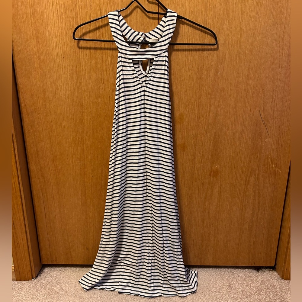 Women’s Stripe Dress! Brand: Roxy - Size: Small - Color: White/Navy Stripes